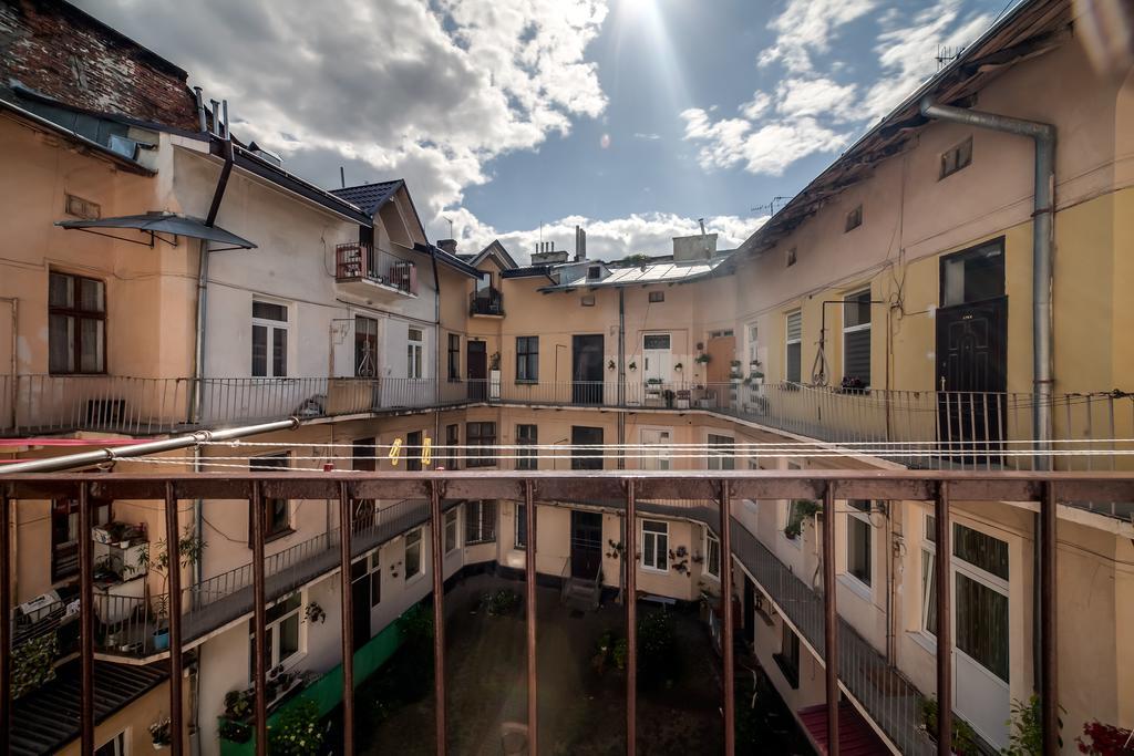 Modern 2Br Apartment In Central Leopoli Esterno foto
